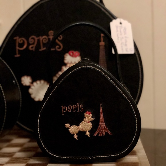 SOLD 1950’s Vintage Suitcase Set SOLD - Picture 3 of 11